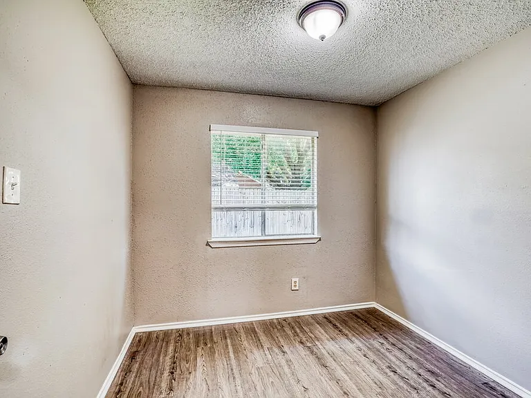 6395 Crossway Dr — Photo 14