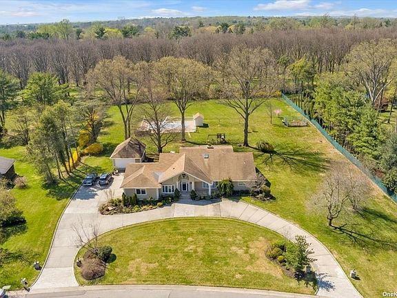 2nd image of 8 Linden Ln