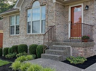 7004 Twin Springs Dr, Sellersburg, IN 47172