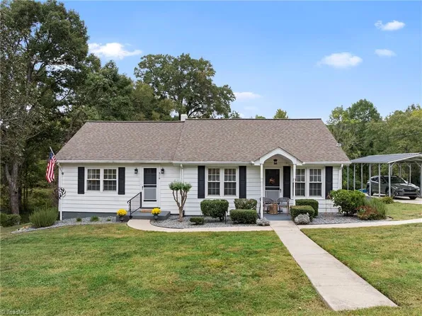 316 W 2nd St, Denton, NC 27239