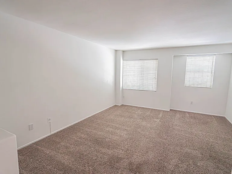 25712 Holiday Cir #D — Photo 14