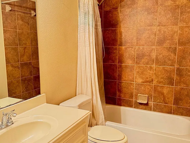 27926 Barberry Banks Ln — Photo 29