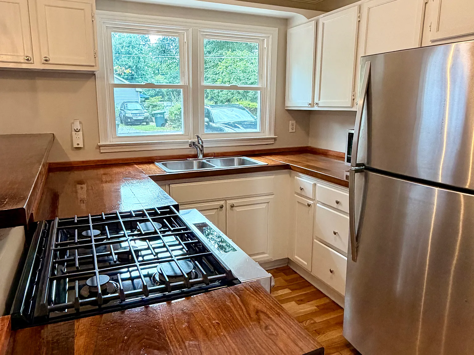 3 bed, 1056 sqft, $2,400 — Photo 4
