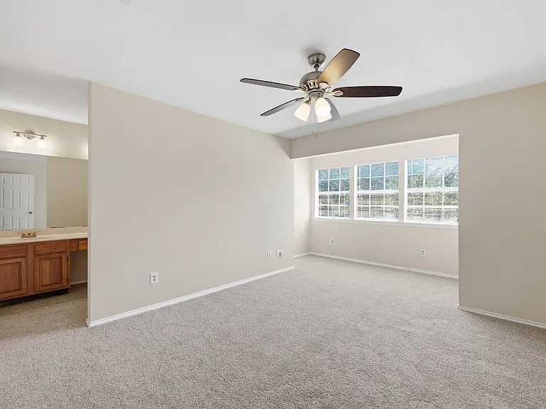 6700 Shiner St — Photo 4