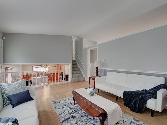 5th image of 4034 N Galesburg Ave