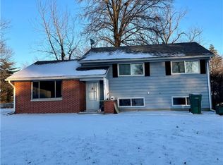 1818 Richmond Ct, Decatur, IL 62521