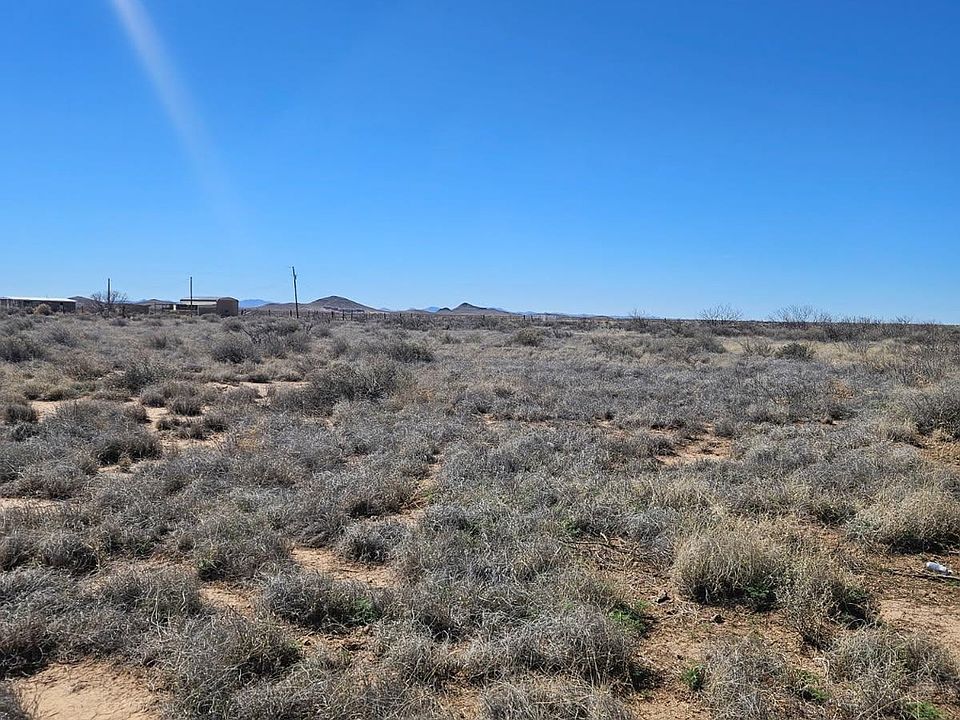 2nd image of El Ensueno Rd SW