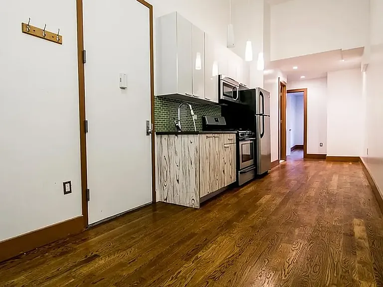 116 Jefferson St #2-R — Photo 7