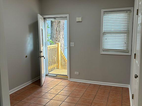 5th image of 1650 W Barry Ave #Ch