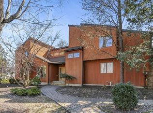 43 Darren Dr, Basking Ridge, NJ 07920