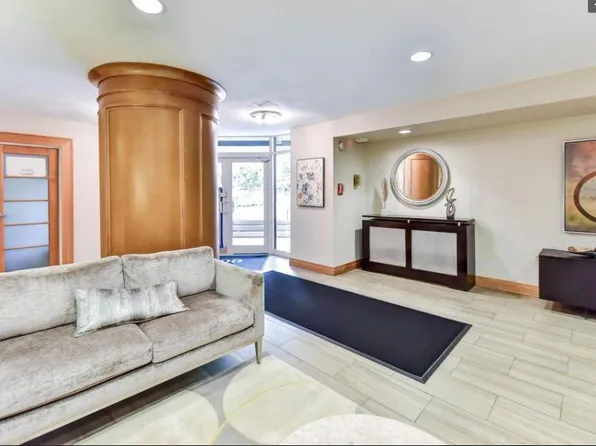 3900 Tunlaw Rd NW #389, Washington, DC 20007