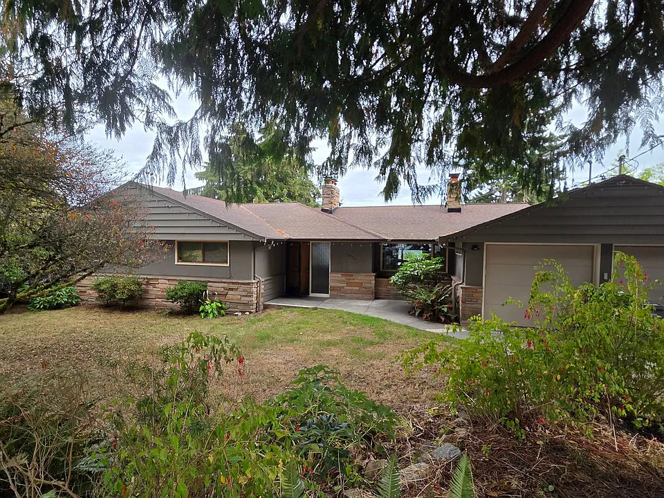 16320 34th Ave NE