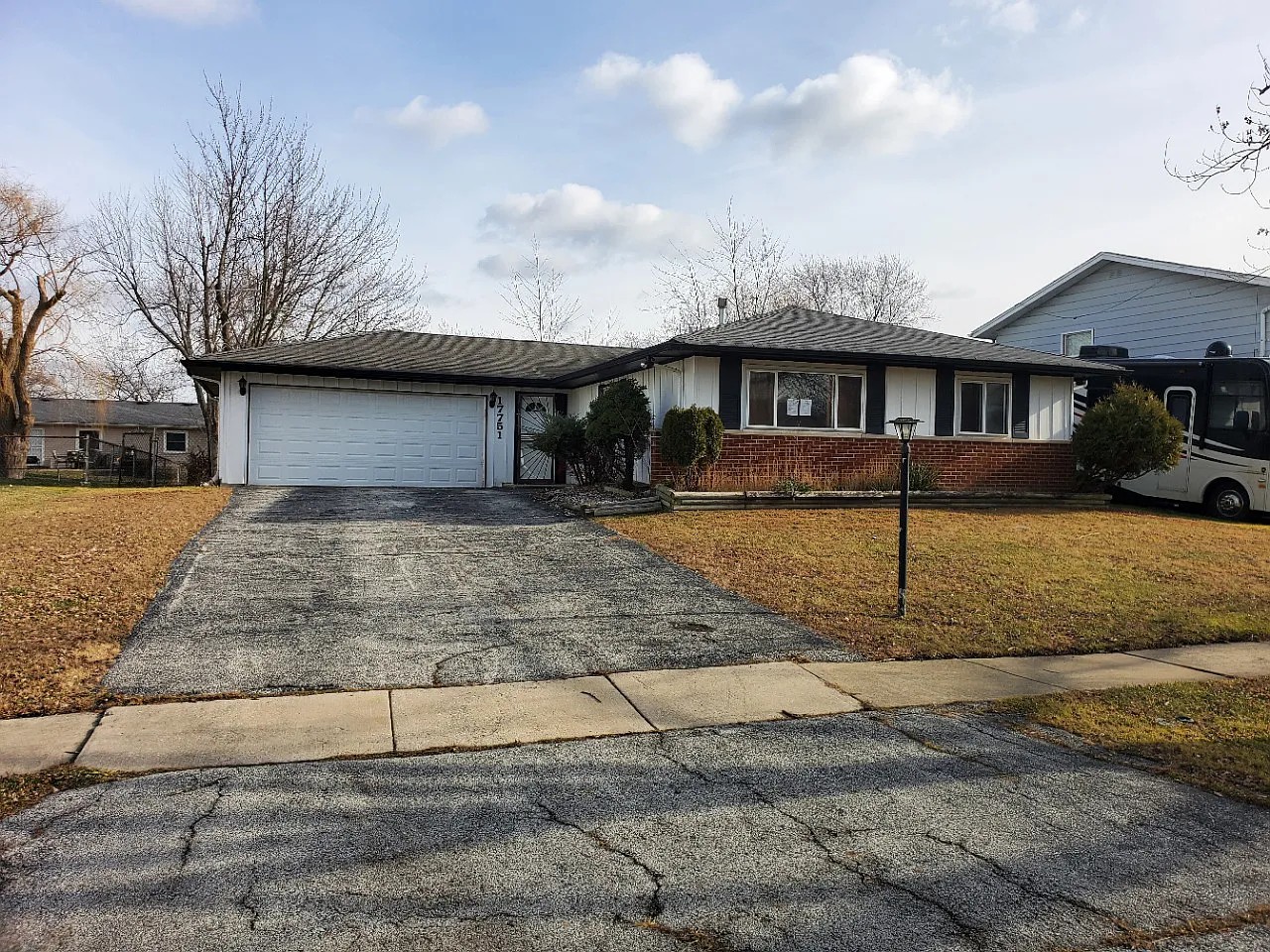 17751 Country Club Ln photo 1