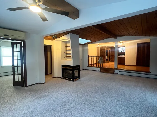 987 County Road C2 W, Saint Paul, MN