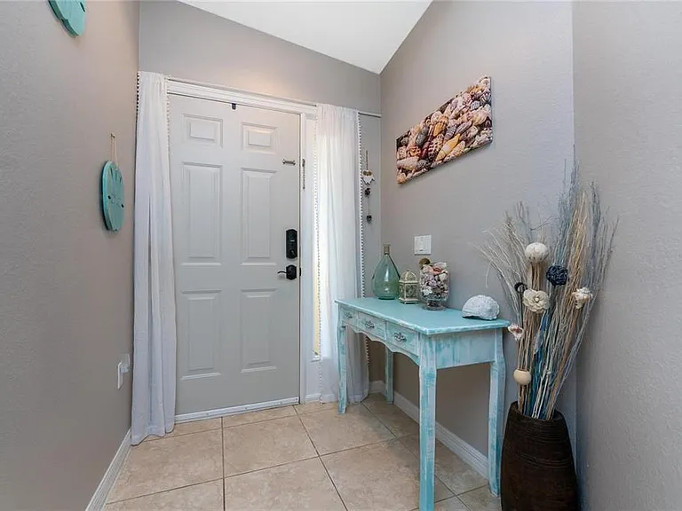 319 Monaco Dr #8 — Photo 40