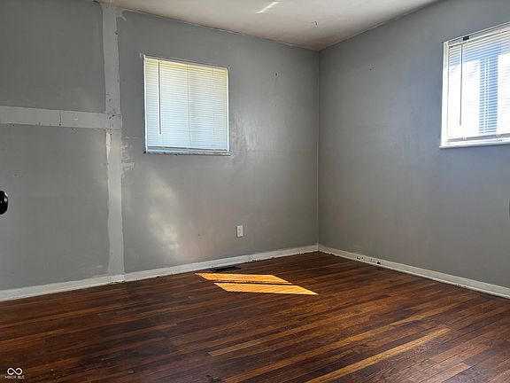 5th image of 413 Linden Ln