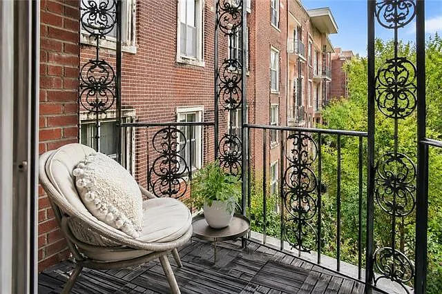 800 Rue Burgundy St #223 — Photo 8