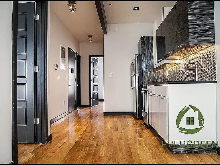 957 Kent Ave #3 — Photo 2