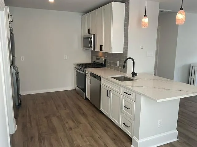 128 E Lancaster Ave — Photo 2