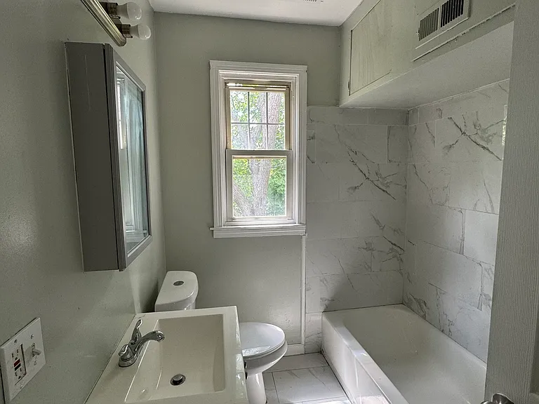 63 Lombard St #3 — Photo 4