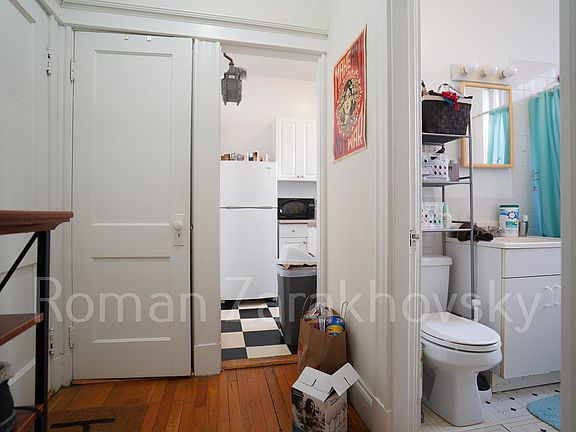 3rd image of 14 Orkney Rd APT 42