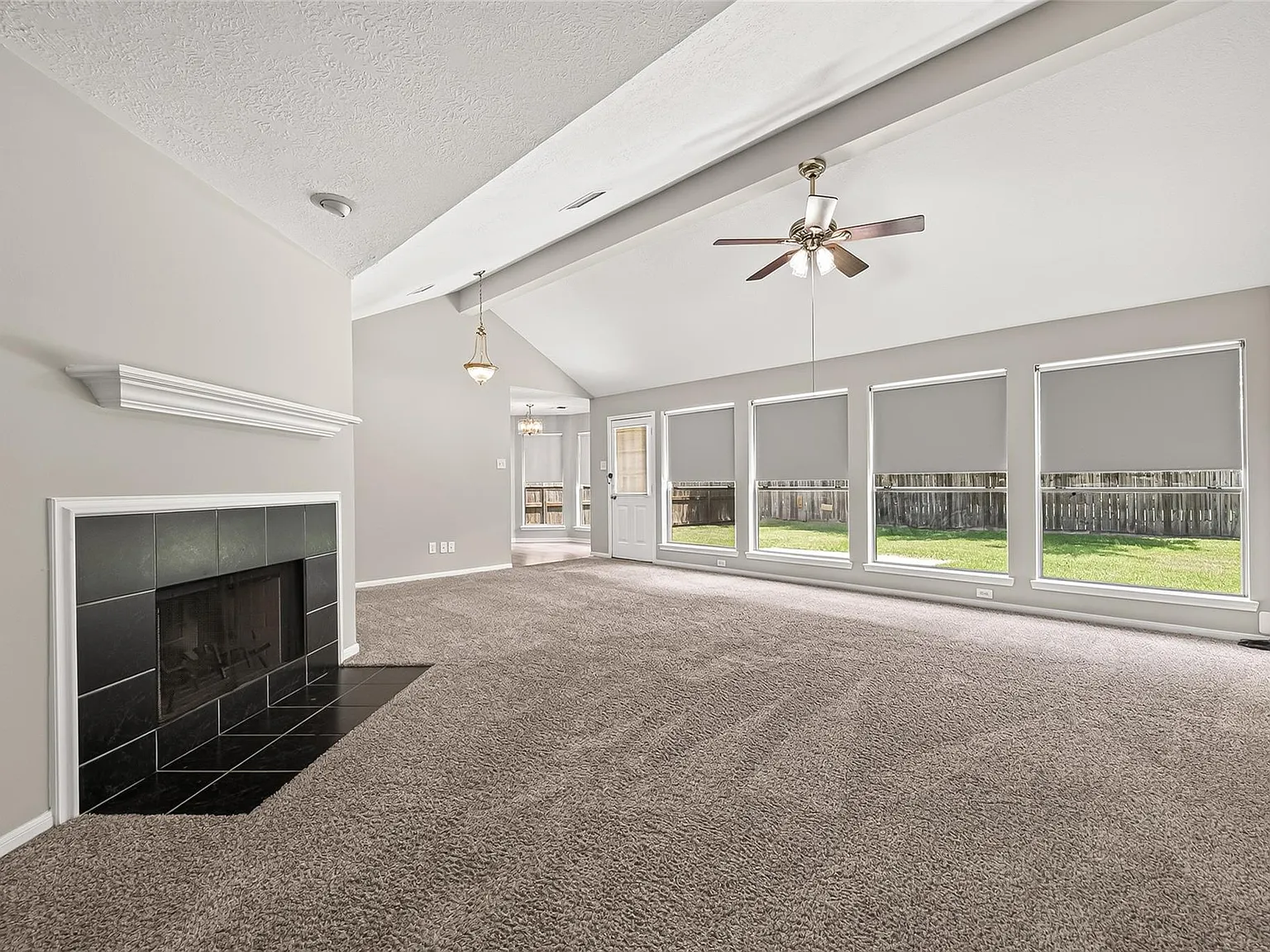 4 bed, 2.0 bath, 1918 sqft, $2,160 — Photo 1