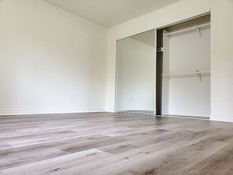120 - 801 E Palmer Ave — Photo 3