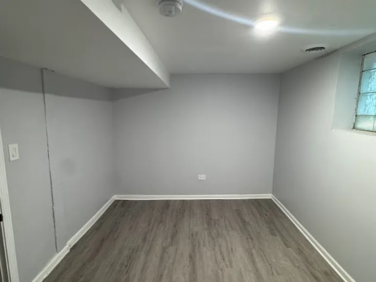 12219 S Lowe Ave — Photo 11