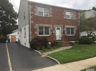 79 Graywood Rd, Port Washington, NY 11050