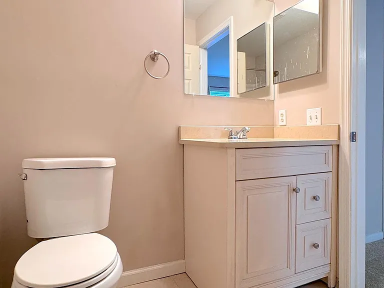 354 N Barrington Ct — Photo 17