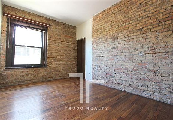 3rd image of 3001 N Broadway St #3X