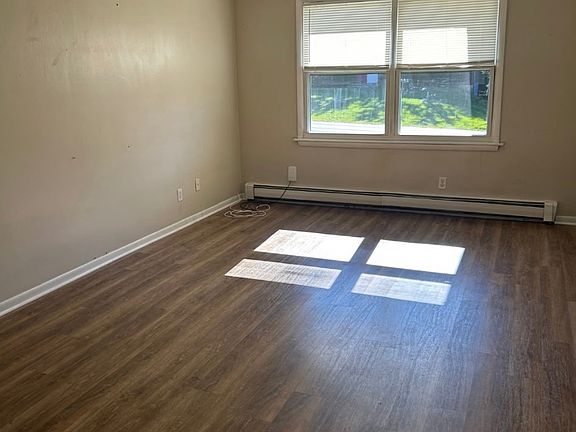 5th image of 440 Mathews Rd APT 4