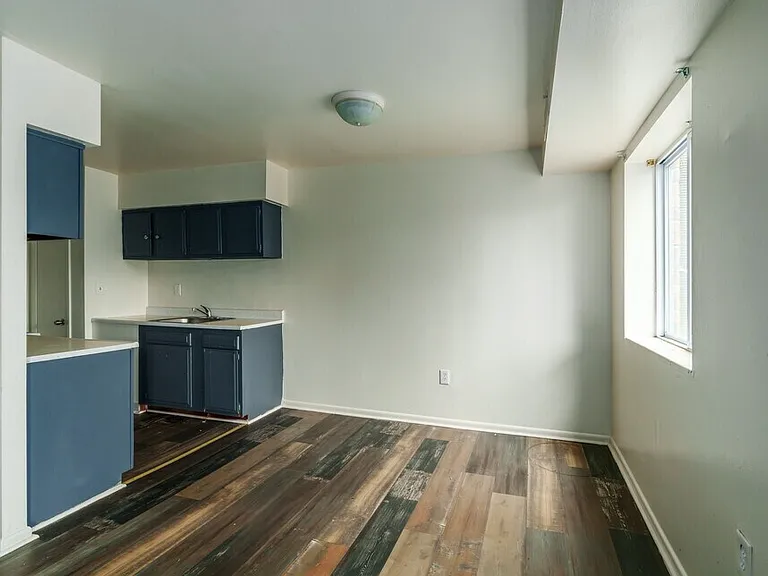 385 Harrison Ave — Photo 6