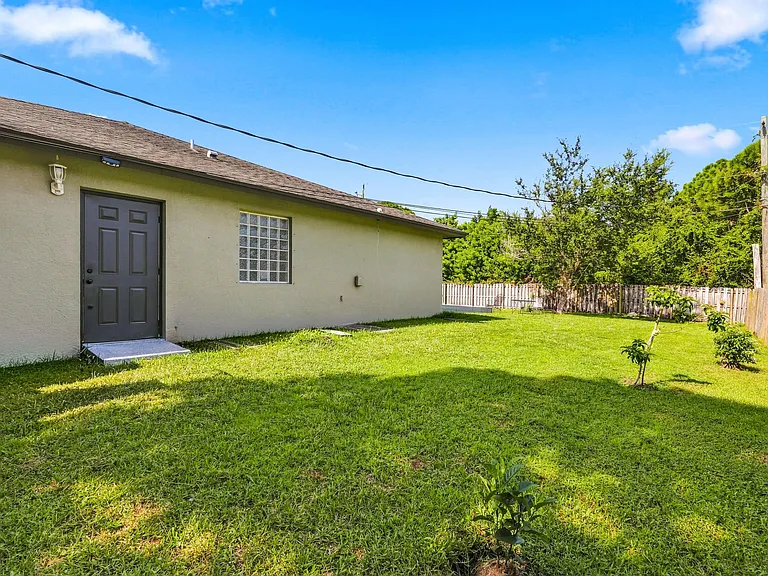 3102 SW Cathedral St — Photo 39
