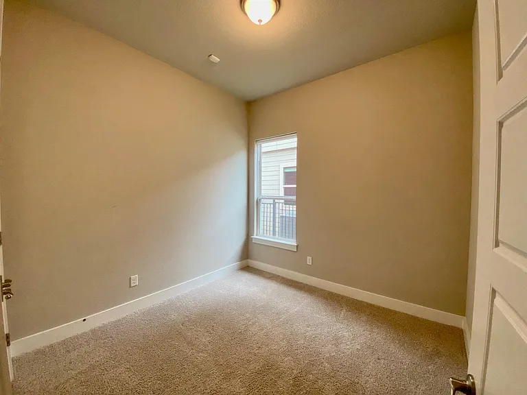 1550 Harwell Loop — Photo 15
