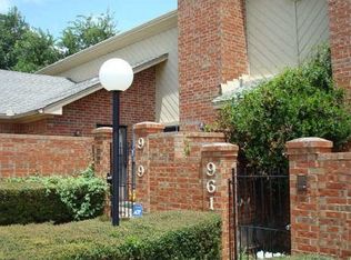 959 Cedarland Blvd, Arlington, TX 76011