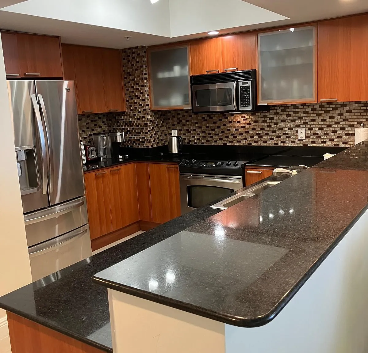 1 bed, 1.5 bath, 1000 sqft, $5,000 — Photo 3