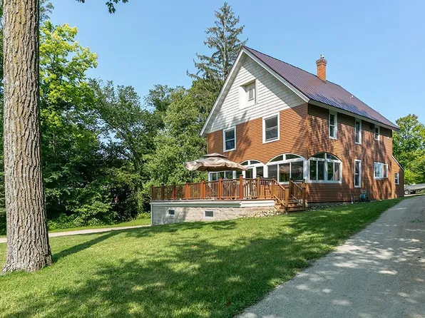 17755 Roberds Lake Blvd, Faribault, MN 55021