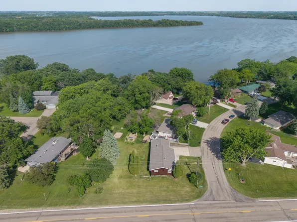 2101 Kenneth Dr, Albert Lea, MN 56007