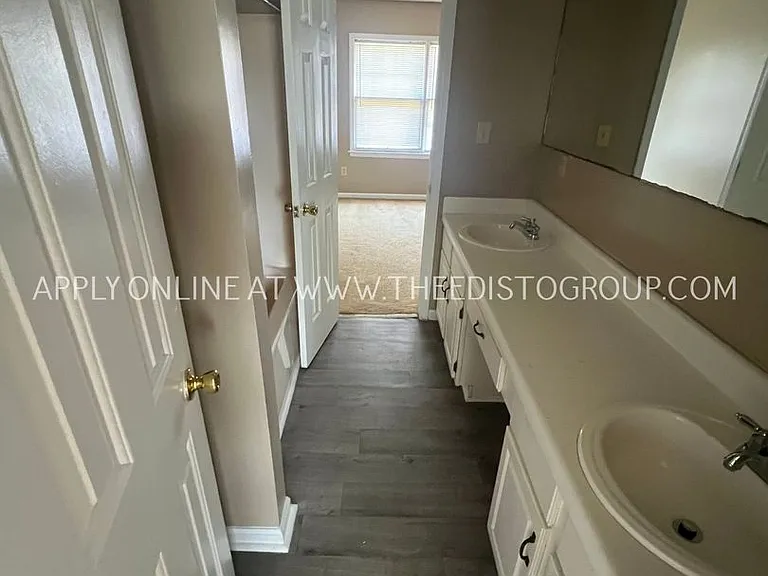 1303-1323 Williamsburg Ct — Photo 13