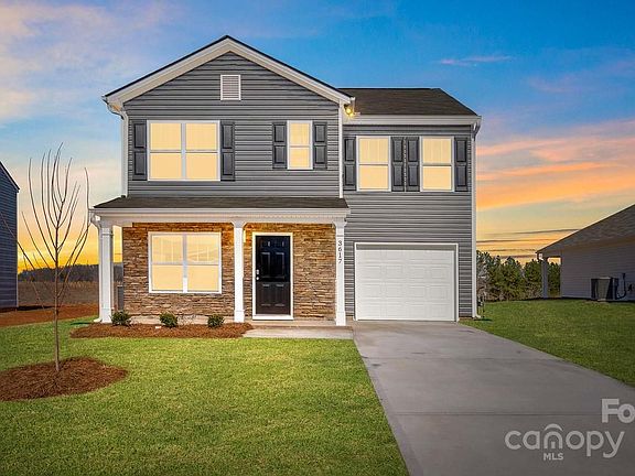 2nd image of 35 Lauren Ln