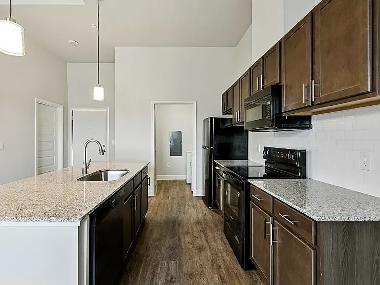 Sherwood Oaks — Photo 8