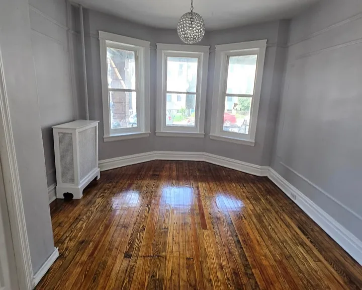 211 Grant Ave #1L — Photo 4