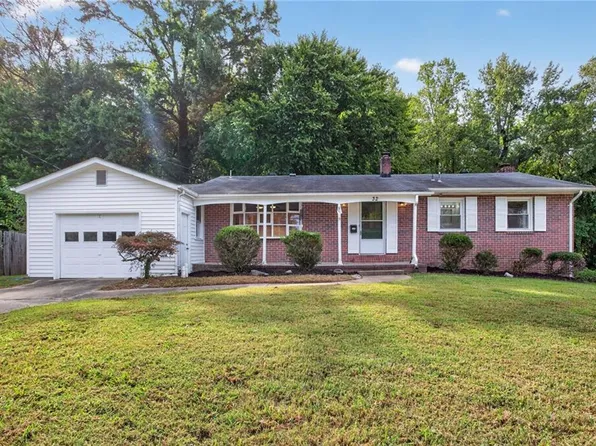 32 Garfield Dr, Newport News, VA 23608