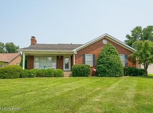 6111 Trappers Ridge Cir, Louisville, KY 40216