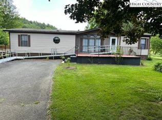 32 Stoneacres Ln, Independence, VA 24348