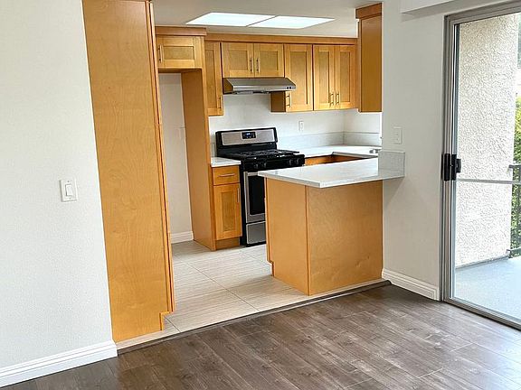 5th image of 1627 Lyndon St APT C