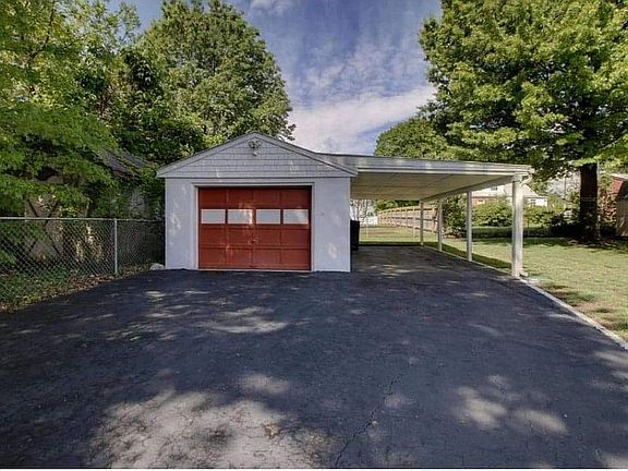 3rd image of 3820 Bohon St NE