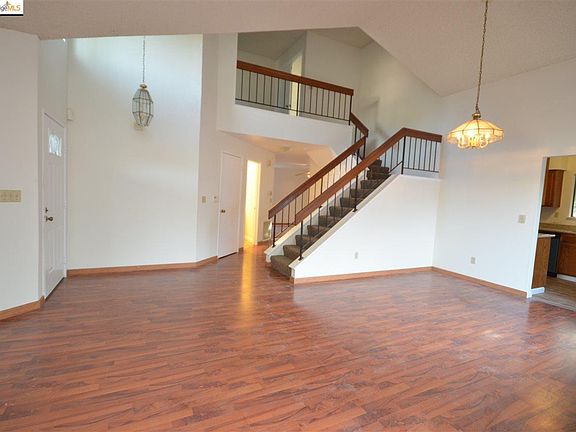 2nd image of 4012 Rocky Point Dr
