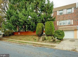 7447 Hill Rd, Philadelphia, PA 19128